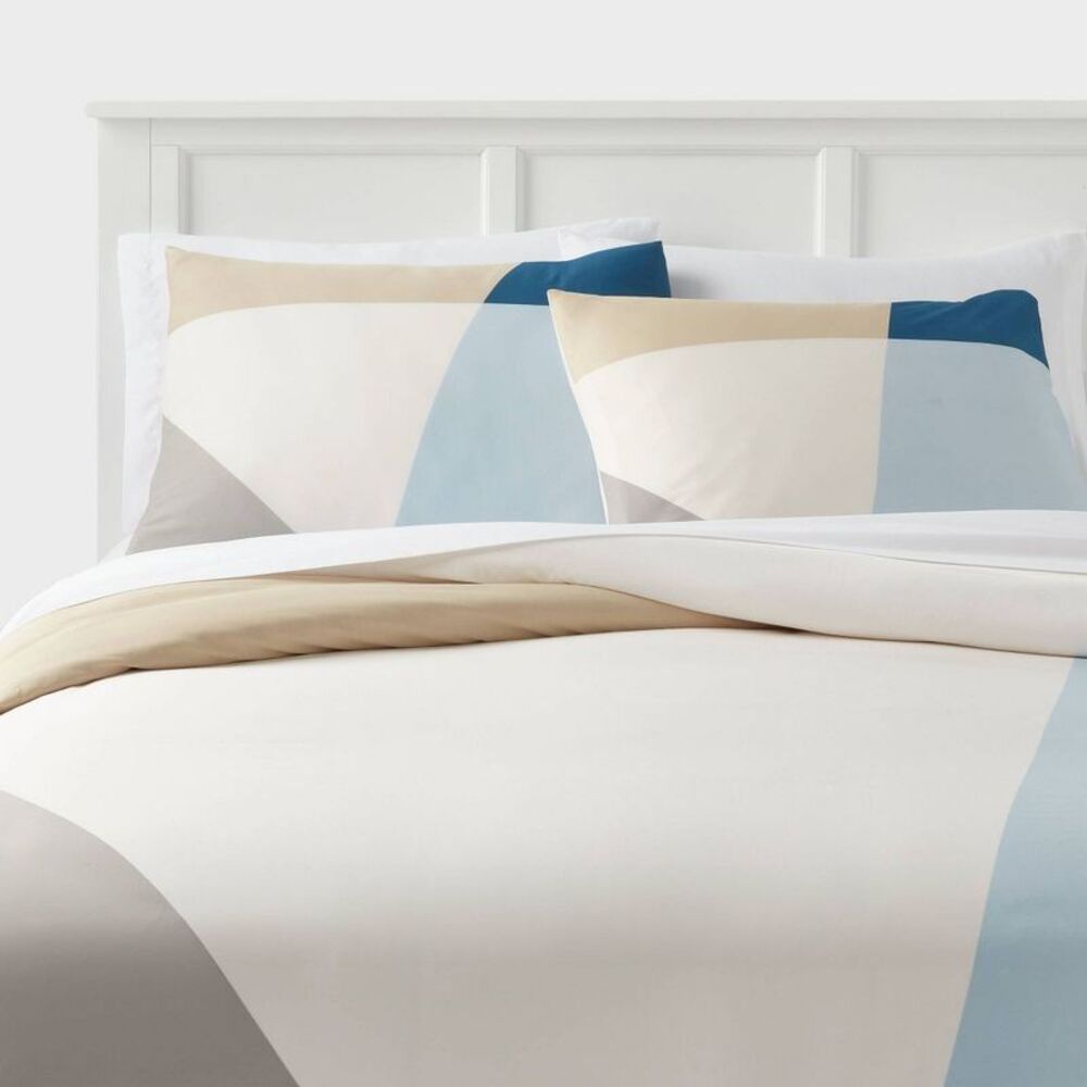 New Queen Room Essentials Geometric Comforter Set in Blue, Cream, Tan